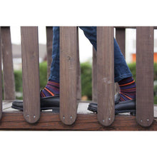 Load image into Gallery viewer, Men&#39;s Garnet Stripe Socks