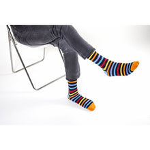 Load image into Gallery viewer, Men&#39;s Black Rainbow Stripe Socks