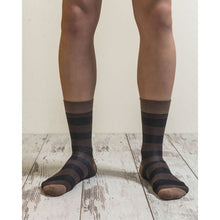 Load image into Gallery viewer, Men&#39;s Mocha Stripe Socks